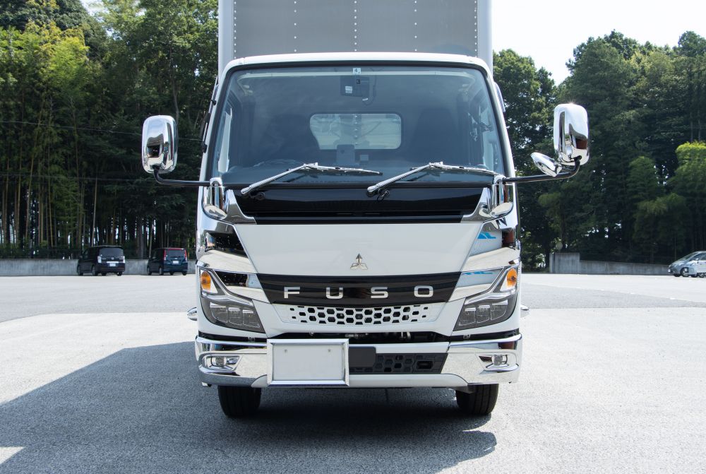20キャンターフロントバンパー用コーナーメッキ 標準 RH 画像3