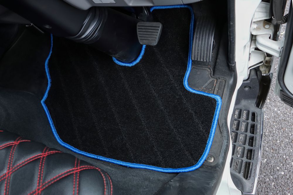 汎用フロアマット 2T車用 ブラック/ブルー 画像2