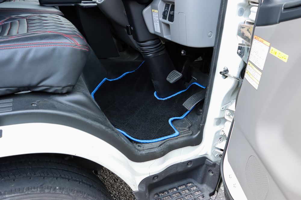 汎用フロアマット 2T車用 ブラック/ブルー 画像3