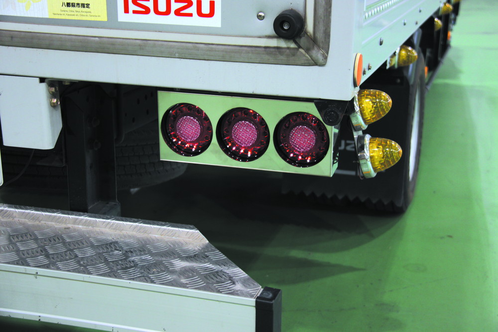 JTL-1103 LEDテール3連R/Lセット ヒッコミタイプ 画像2
