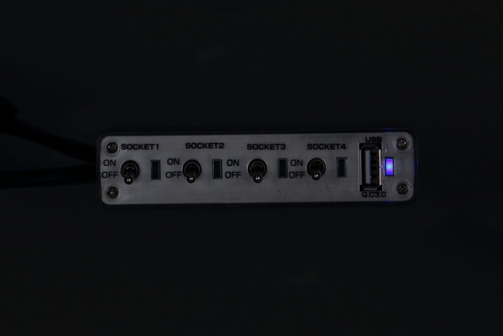 トグルスイッチ4連ソケットセパレート 1USB 画像5