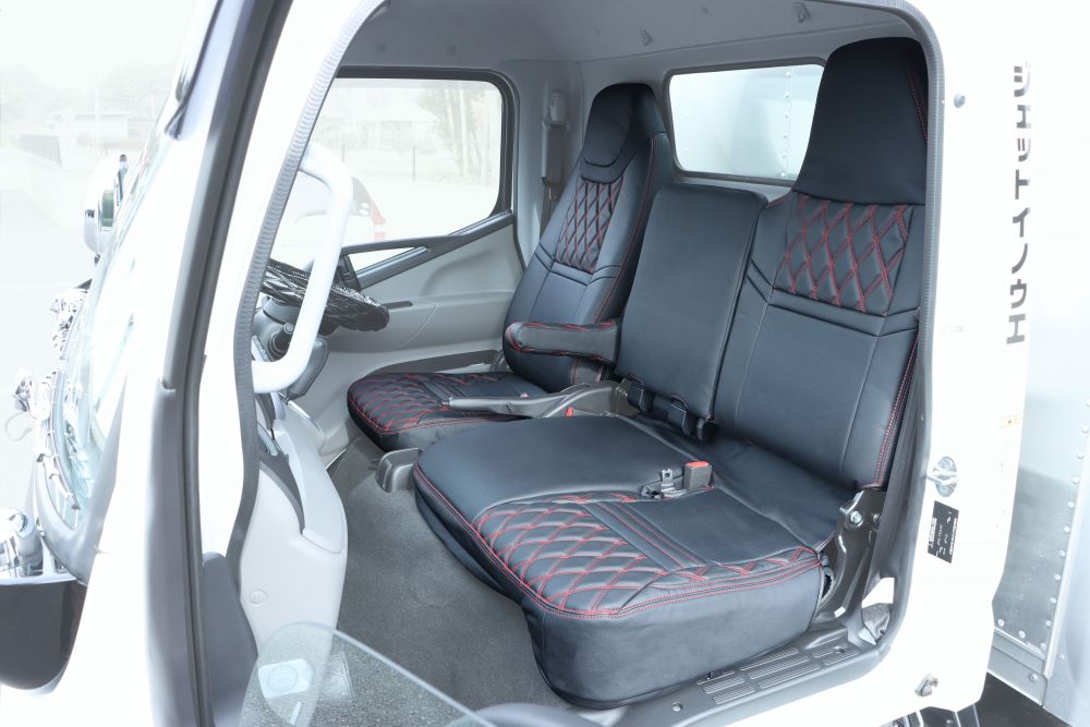 COMBI車種別シートカバー キャンター肘掛け付 赤糸 画像4